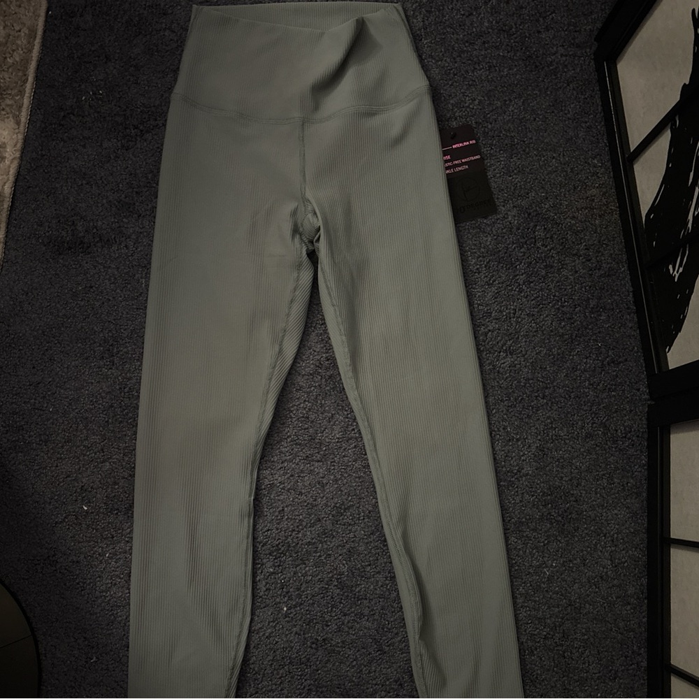 90 degrees by reflex grey leggings
Send offers, Ask questions